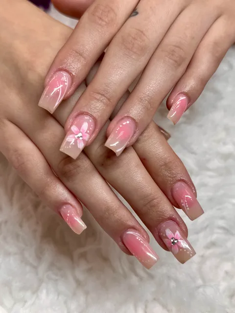 Polished Nails Spa