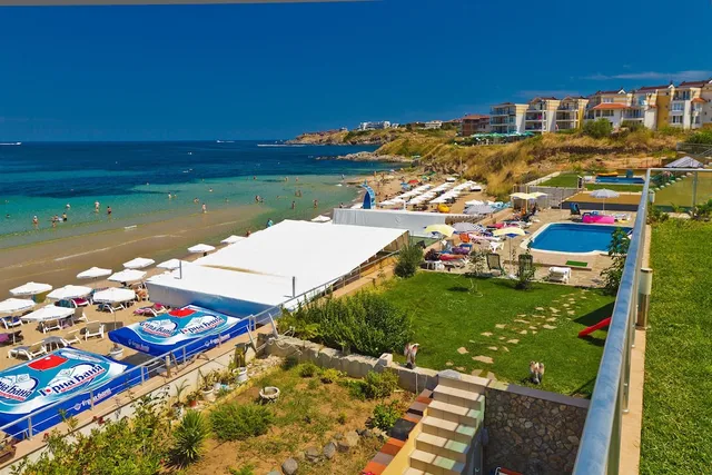 Блек Сий Парадайс