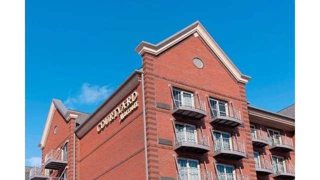 Courtyard by Marriott Holland Downtown