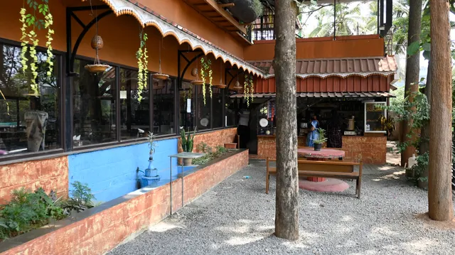 Ammachide Kaippunnyam kerala restaurant