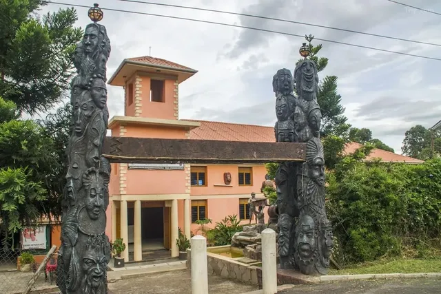 Satelite Holiday Resort And Great Lakes Museum