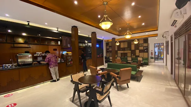 Dot Max Coffee and Eatery