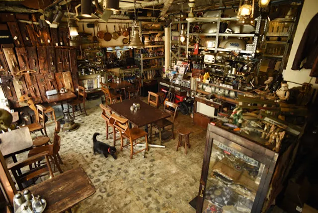 Antiques Cafe