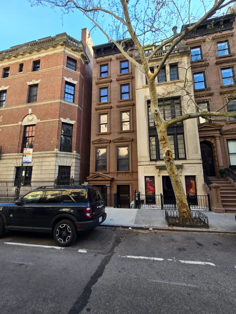 Gerald Peters Gallery