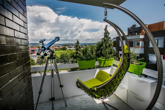 VAL- Dizajnerski studio apartman sa hidromasažnom kadom i saunom za dvije osobe.