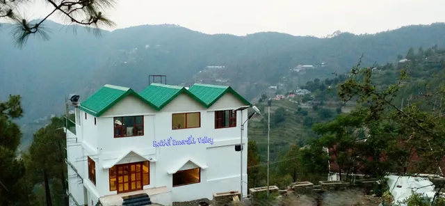 Hotel Emerald Valley