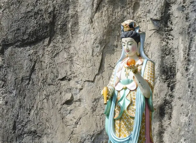 Wat Khao Wong (Tham Narai)