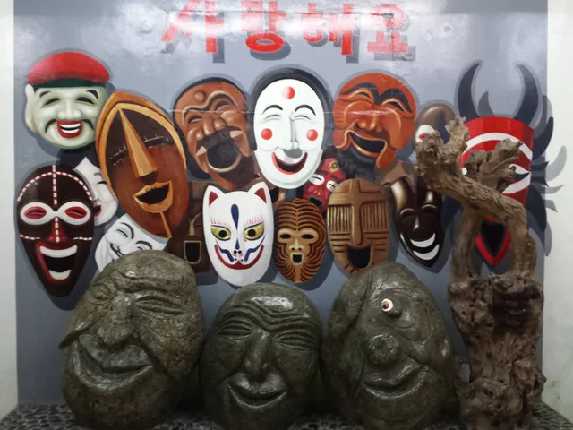 Stone Hand Art Gallery by Mr. Kim