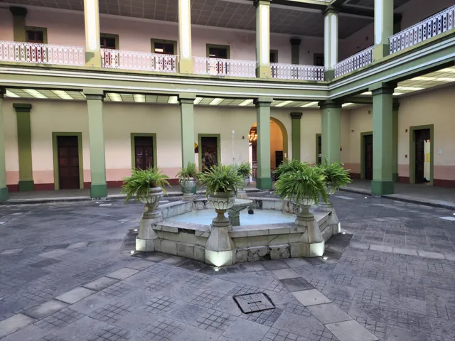 Centro Cultural de Los Cinco Pueblos "Bicentario"