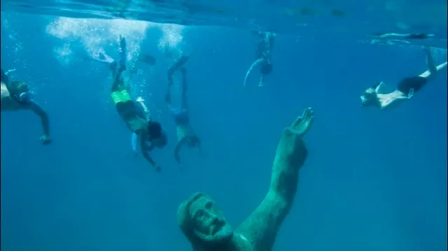 Via Crucis underwater museum