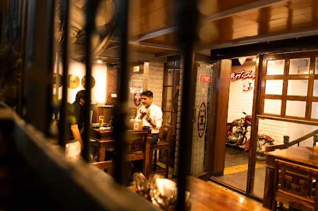 Sherlock's Pub Frazer Town