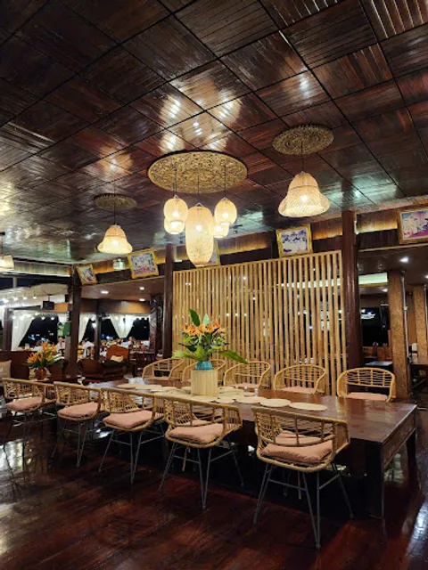 ร้านอาหารซองกาเลียริเวอร์ฮัทแอนด์ รีสอร์ท