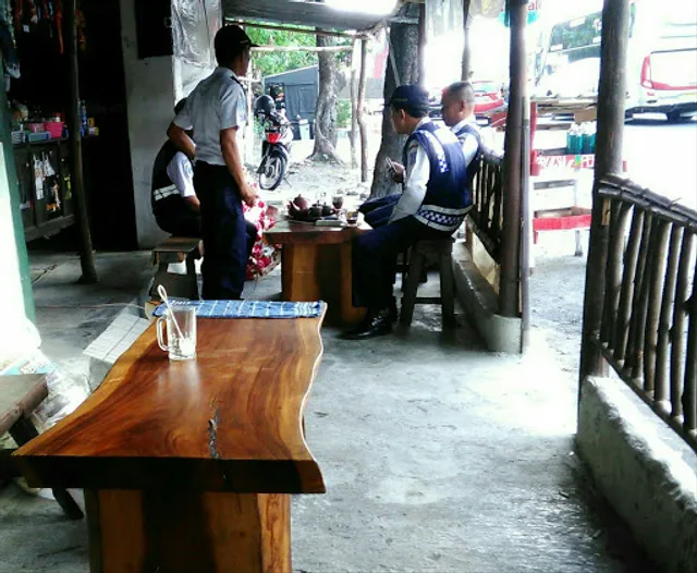 Warung "ADA"