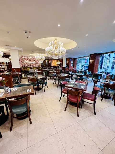 Caffè Concerto New Knightsbridge