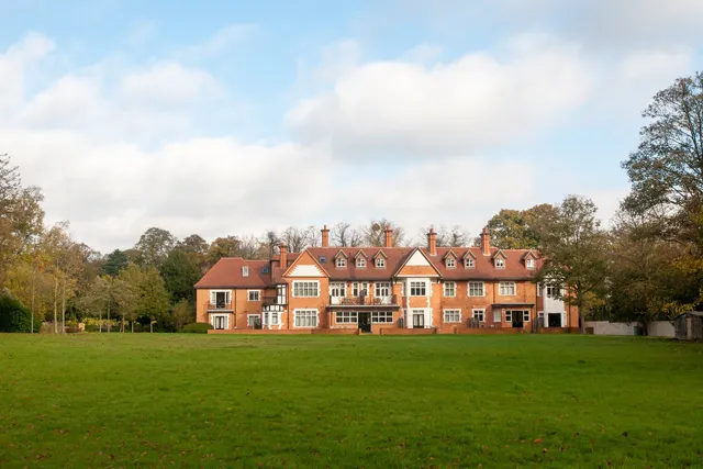Clarendon Apartments Wraysbury Hall