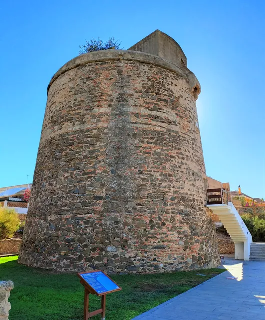 Torre Almenara de Punta Umbría (ruins)