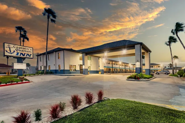 Captain's Quarters Inn