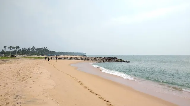 Pozhikkara Beach