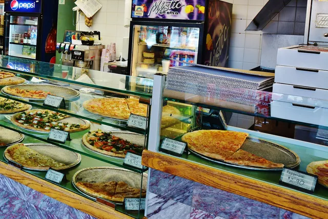 Fairmount Pizza and Grill