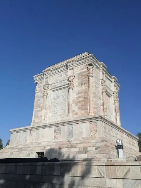 Tomb of Mohammadreza Shajarian