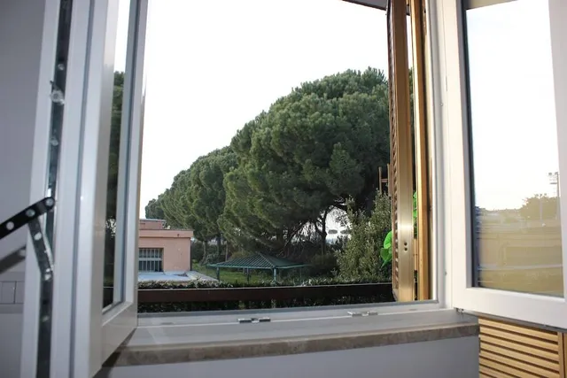 Roman Sunrise Rooms GuestHouse- A Due passi dall’Università e dal Policlinico