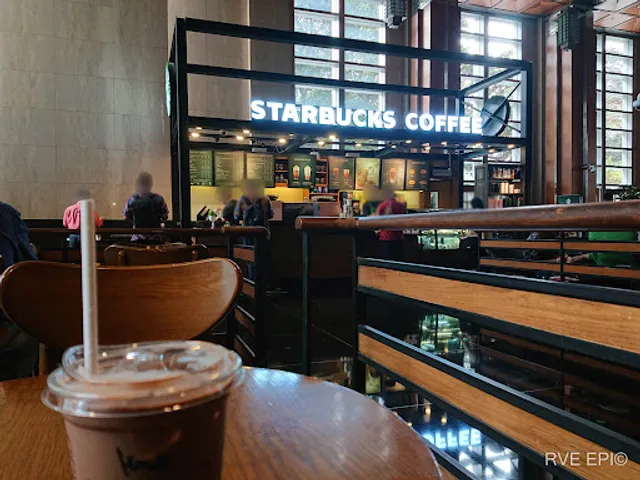 Starbucks Graha Niaga Sudirman