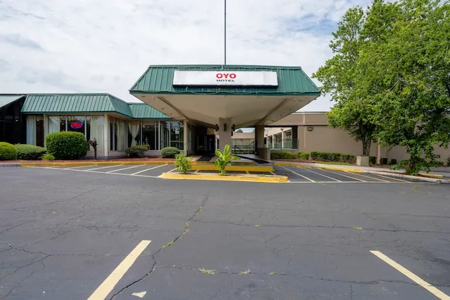 OYO Hotel O Henderson Kerr Lak I-85 N