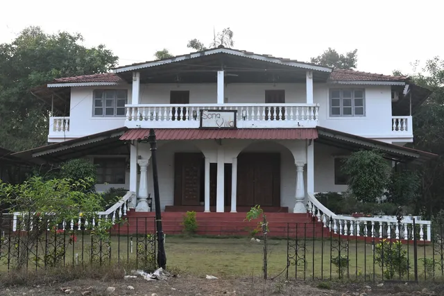 Sona Villa The Lake Chalet Resort