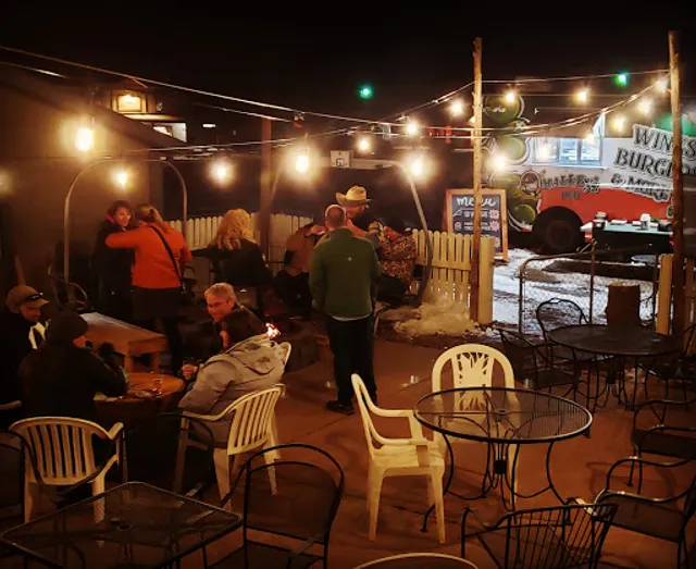 Trails End Taproom and Eatery Monument