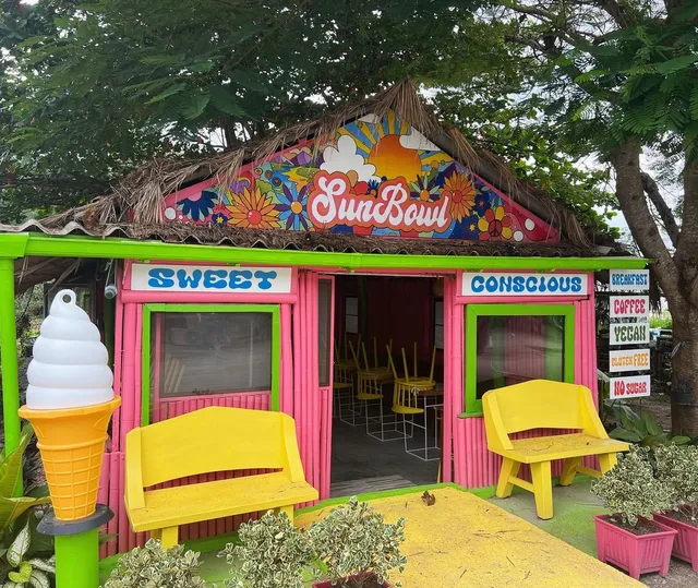 Sunbowl Cafe & Matcha Bar