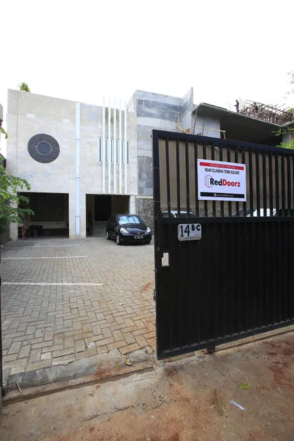 RedDoorz near Cilandak Town Square