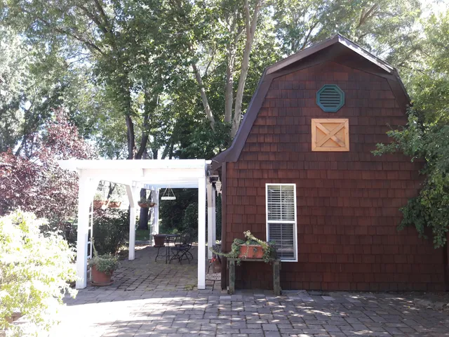 Cobblestone Cottages Bed and Breakfast