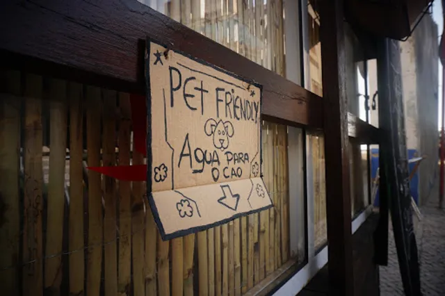 Llama & Cuy latin hamburguer/bar