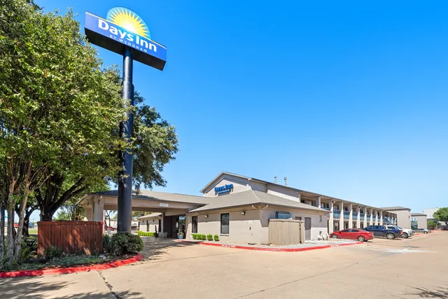 Days Inn by Wyndham Round Rock