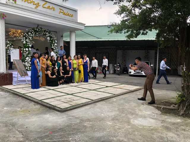 Nhà Hàng Phong Lan