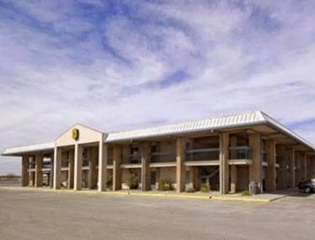 Super 8 by Wyndham Ozona