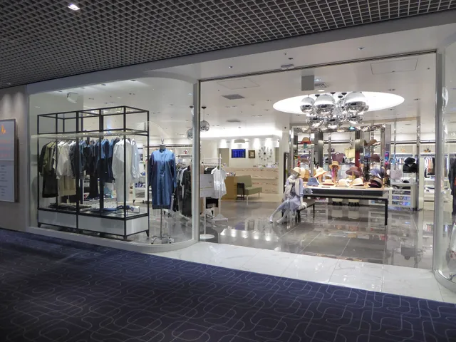 Isetan Haneda Store Ladies