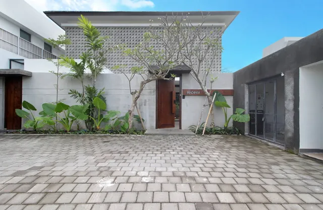 LECENI VILLA by Nakula