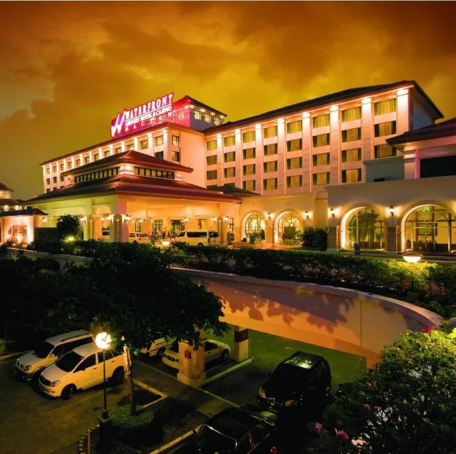 Waterfront Airport Hotel & Casino Mactan