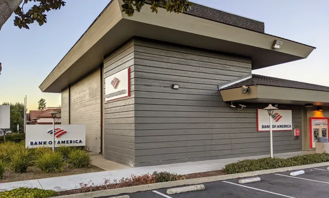 Bank of America (Lobby Service Only)