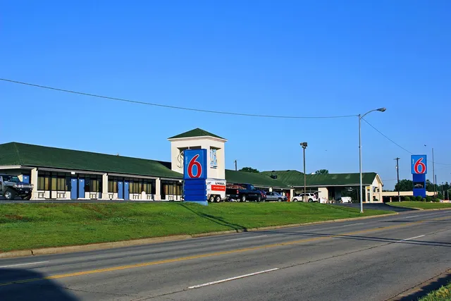 Motel 6 Sallisaw, OK