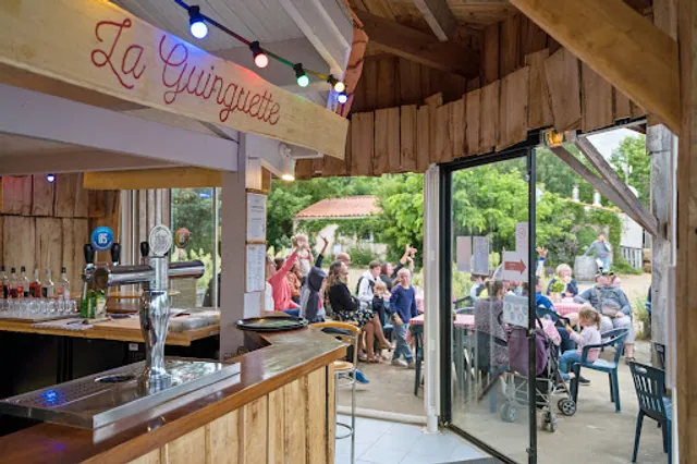 La Guinguette - Ouvert au public - Saint Hilaire La Forêt