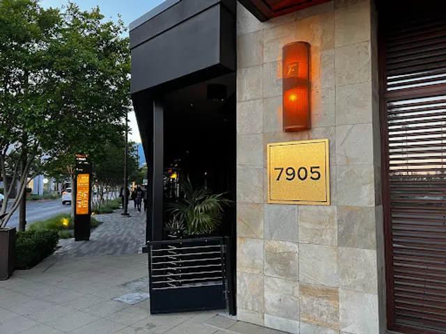 Fleming’s Prime Steakhouse & Wine Bar