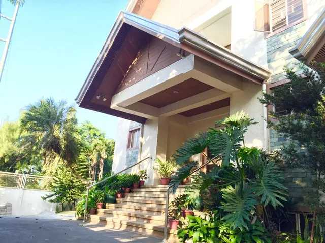 Bahay ni Maria at Marta Restaurant