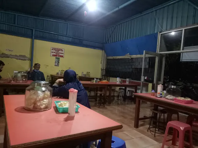 Sop Kaki Sapi Khas Jakarta Bang Opik