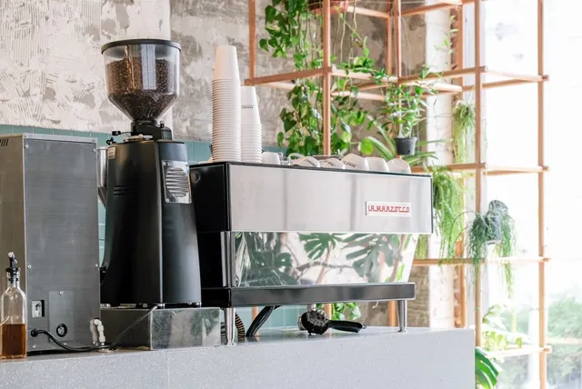 mtl cafe & bakery Hannam