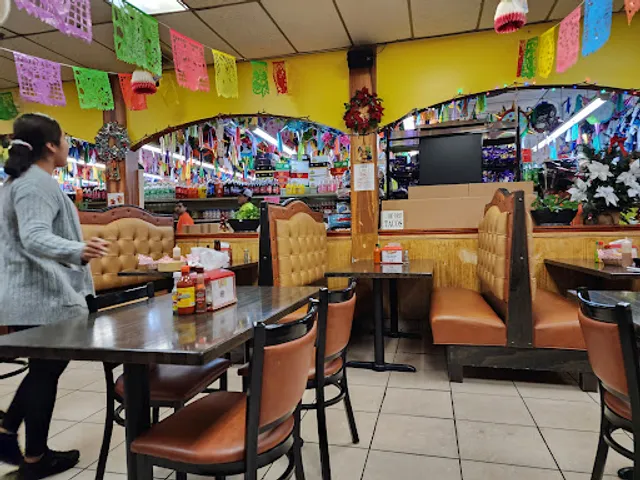 Mega Mercado #1 Lakeland - Mexican Restaurant & Tienda