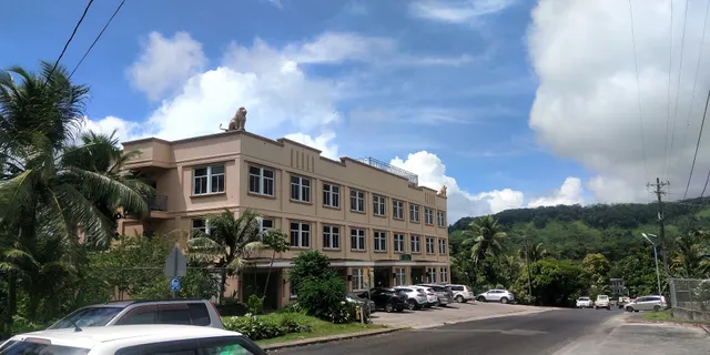 Island Palms Hotel & Restaurant