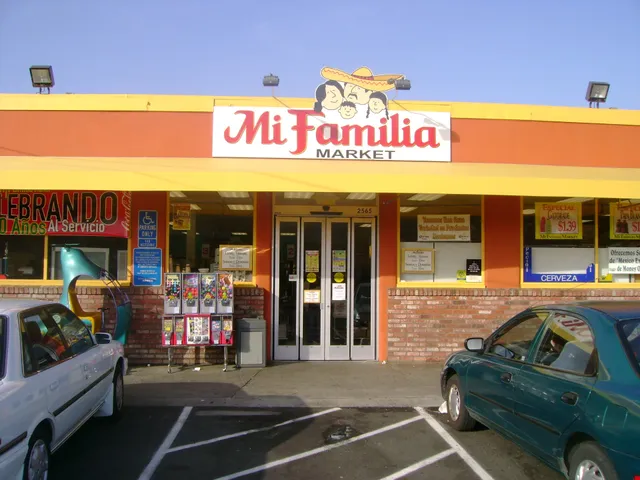 Mi Familia Market