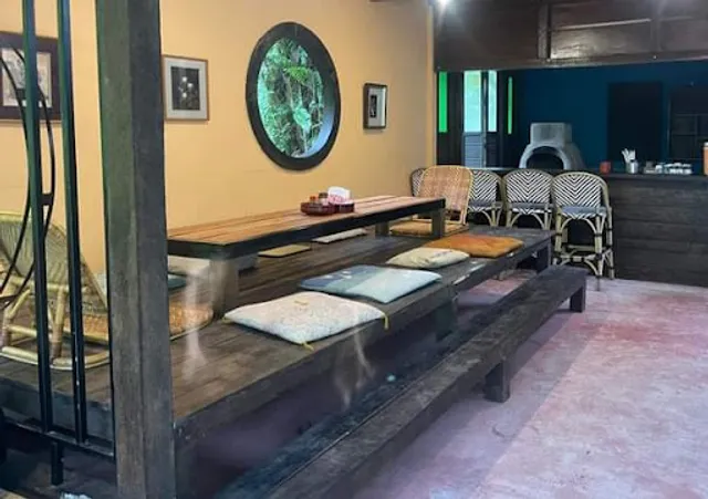 Lazy house Khanom-Ramen Restaurant